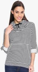 Butterfly Wears Black Striped Hoodie women