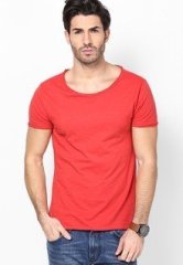 Gas Red Solid Slim Fit Round Neck T Shirt men