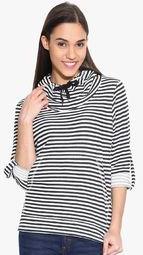 Butterfly Wears Black Striped Hoodie Women