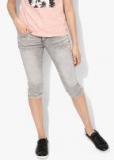 Deal Jeans Grey Solid Skinny Fit Capris Women