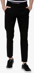 Highlander Black Solid Regular Fit Chinos men