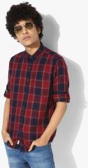 Roadster Maroon & Navy Blue Regular Fit Checked Casual Shirt men