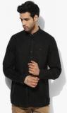 Wills Lifestyle Black Solid Slim Fit Casual Shirt men