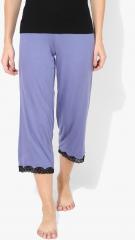 Amante Blue Solid Capri women