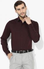 Arrow Maroon Solid Slim Fit Formal Shirt men