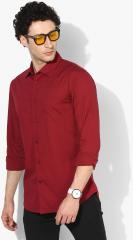 Celio Maroon Slim Fit Solid Casual Shirt men