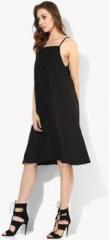 Elle Black Coloured Solid Skater Dress women