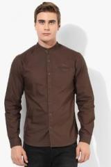 Locomotive Brown Solid Slim Fit Casual Shirt men