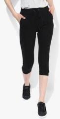 Madame Black Solid Capri women