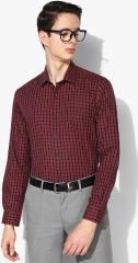 Peter England Red Slim Fit Checked Formal Shirt men