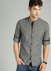 Roadster Black & Grey Regular Fit Checked Casual Shirt men