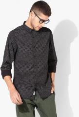 Roadster Black Regular Fit Printed Casual Shirt men