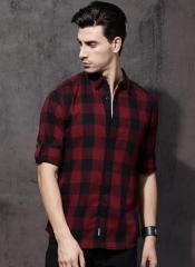 Roadster Time Travlr Men Maroon & Black Regular Fit Checked Casual Shirt