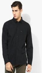 Tommy Hilfiger Black Solid Slim Fit Casual Shirt men