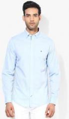 Tommy Hilfiger Blue Solid Slim Fit Casual Shirt men