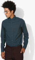 Tommy Hilfiger Blue Textured Slim Fit Casual Shirt men