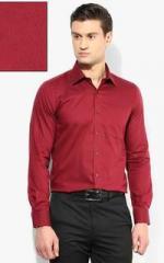 Turtle Maroon Solid Slim Fit Formal Shirt men