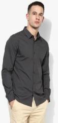 United Colors Of Benetton Dark Grey Solid Slim Fit Casual Shirt men