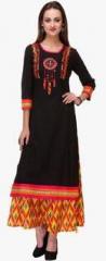 Varanga Black Embroidered Kurta women