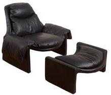 Pinnacle Center Arm Chair With Ottoman