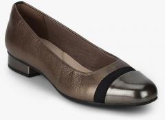 Clarks Bronze Belly Shoes women