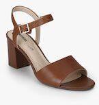 Clarks Deva Quest Tan Sandals Women