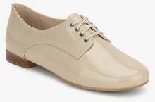 Clarks Festival Gala Cream Lifestyle Shoes women