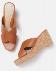 Dressberry Brown Solid Wedges women