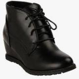 Flat N Heels Black Boots Women