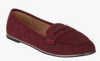 Mode By Red Tape Maroon Lifestyle Shoes women