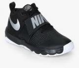 Nike Team Hustle D 8 Black Basketball Shoes Boys