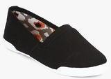 Qupid Newport Black Moccasins Women