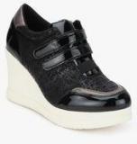 Steppings Black Lifestyle Shoes Women