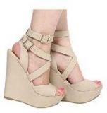 Steve Madden Xfoliate Beige Wedges women