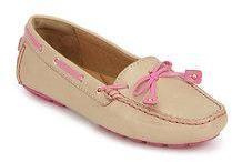 Clarks Dunbar Racer Beige Moccasins women