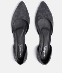 Dressberry Black Paisley Texture Flats women