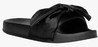 Lovely Chick Black Flip Flops women