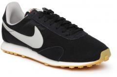 Nike Women Black PRE MONTREAL RACER VNTG Running Shoes