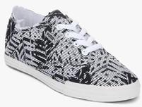 Puma Streetsala Graphics Dp Black Sporty Sneakers women