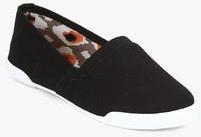 Qupid Newport Black Moccasins women