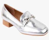 Truffle Collection Silver Moccasins women