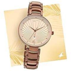 Fastrack Ruffles Quartz Analog with Date Beige Dial Stainless Steel Strap Watch for Girls NS6216QM01